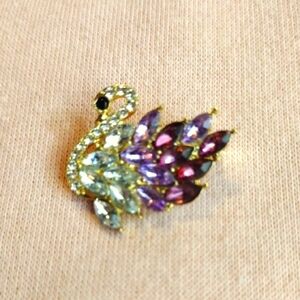 Elegant Gold and Purple Swan Brooch